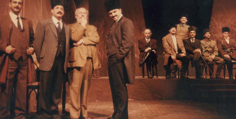 İstanbul Büyükşehir Belediyesi Şehir Tiyatrosu Cumhuriyetimizin 100. Yılı İçin Candan Can Koparmak İsimli Oyunu Sahneledi